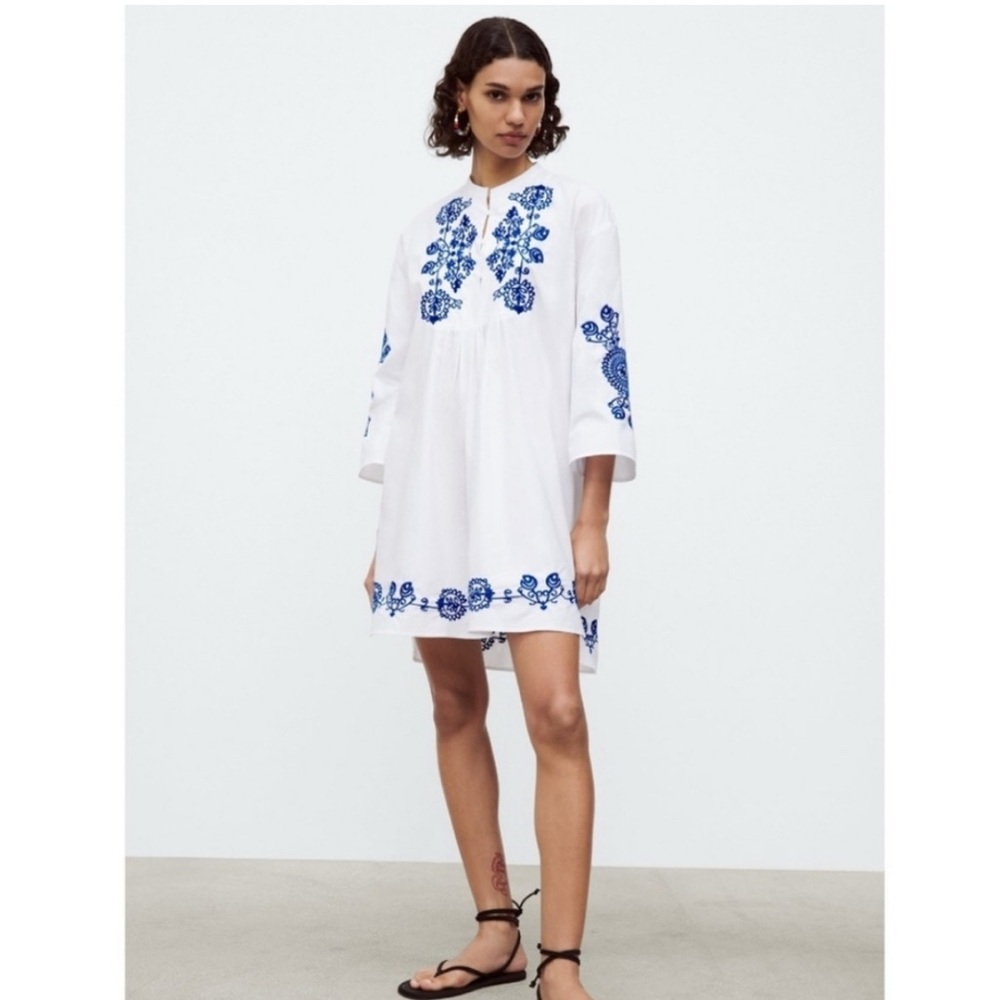 Zara White and Blue Embroidered Mini Dress - XS can fit medium.